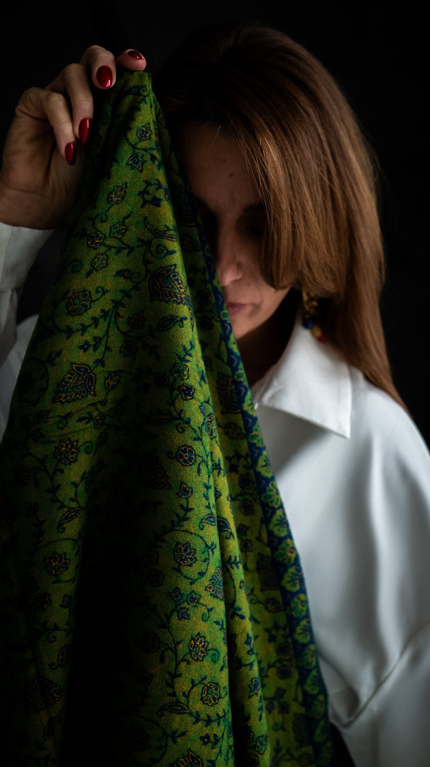 Zili zaļš vilnas pleds no Kašmīras, Indijas