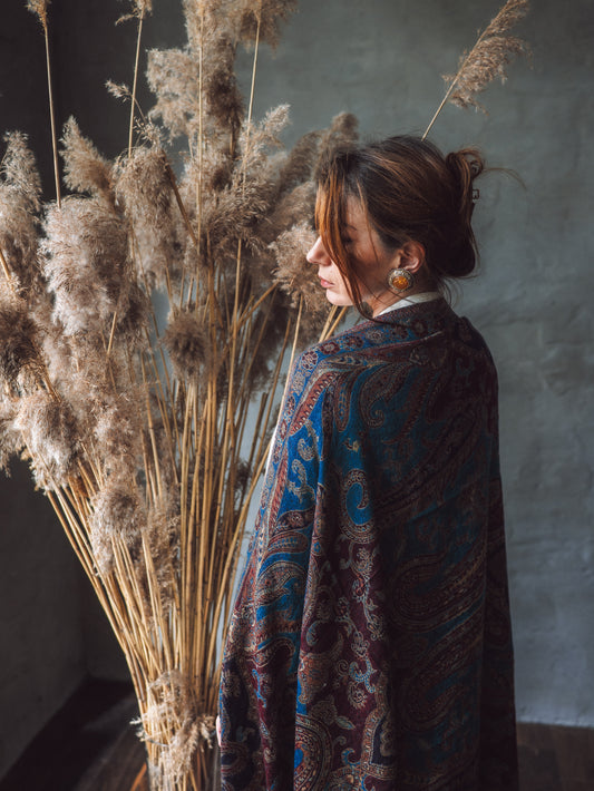 Izšūta šalle no Kašmīras, Indijas