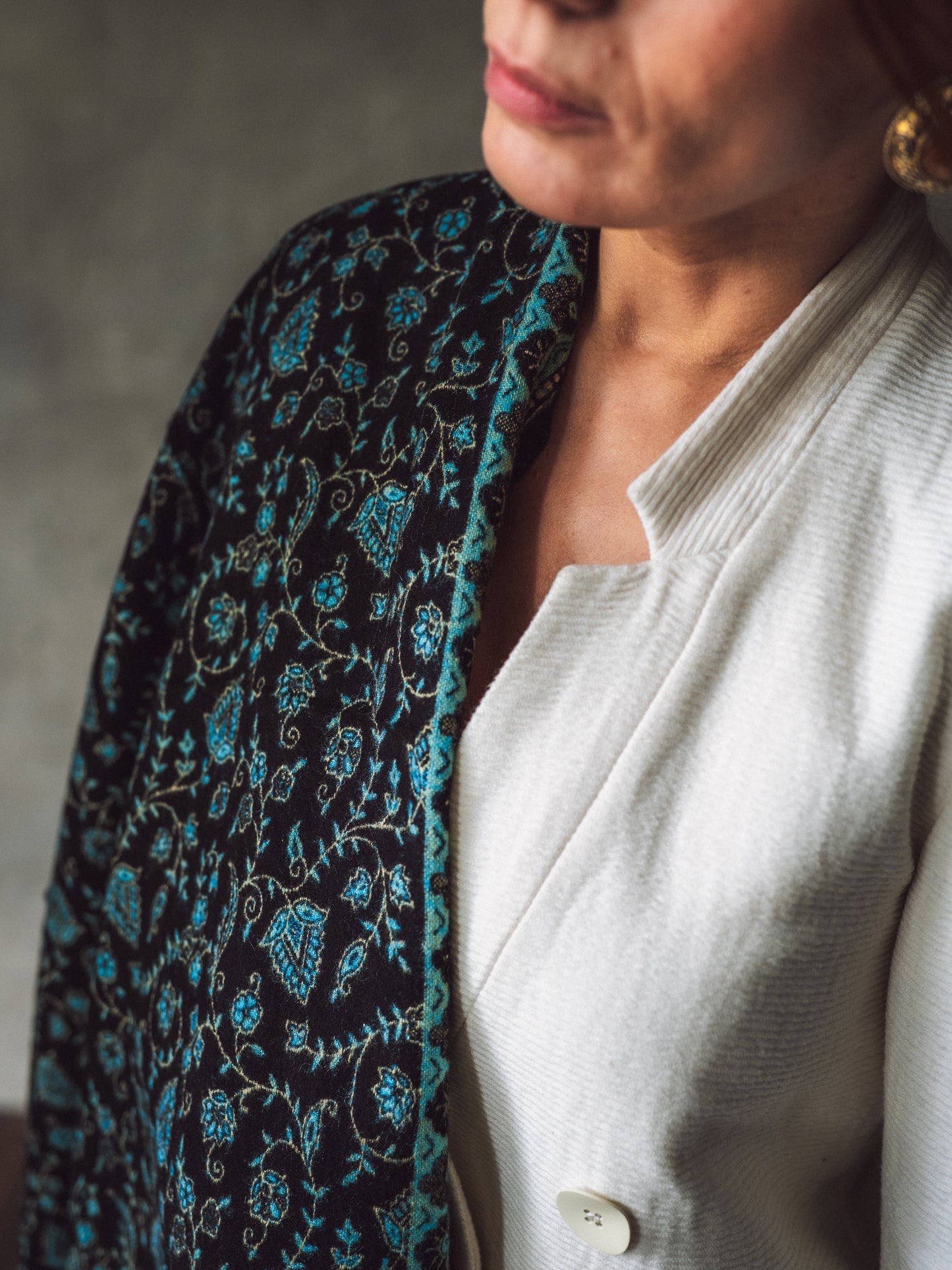 Vilnas pleds - gaiši un tumši zils (2 varianti)